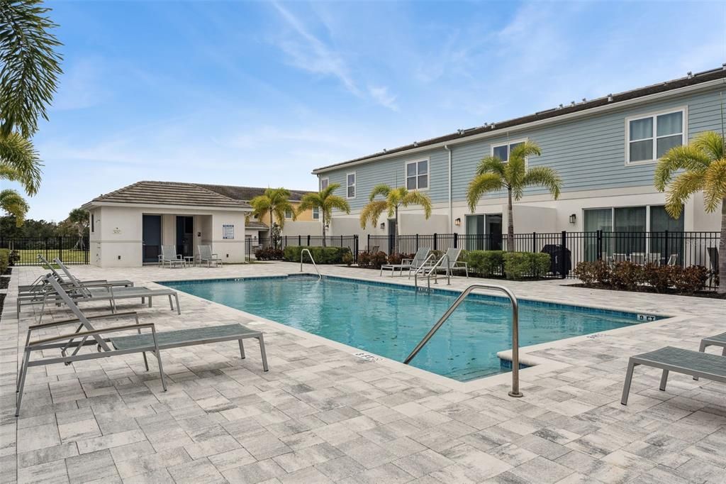 For Sale: $415,000 (3 beds, 2 baths, 1704 Square Feet)