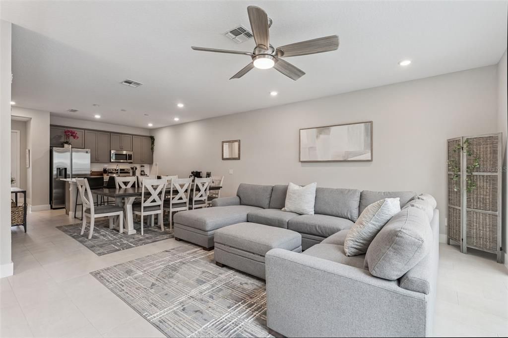 For Sale: $415,000 (3 beds, 2 baths, 1704 Square Feet)