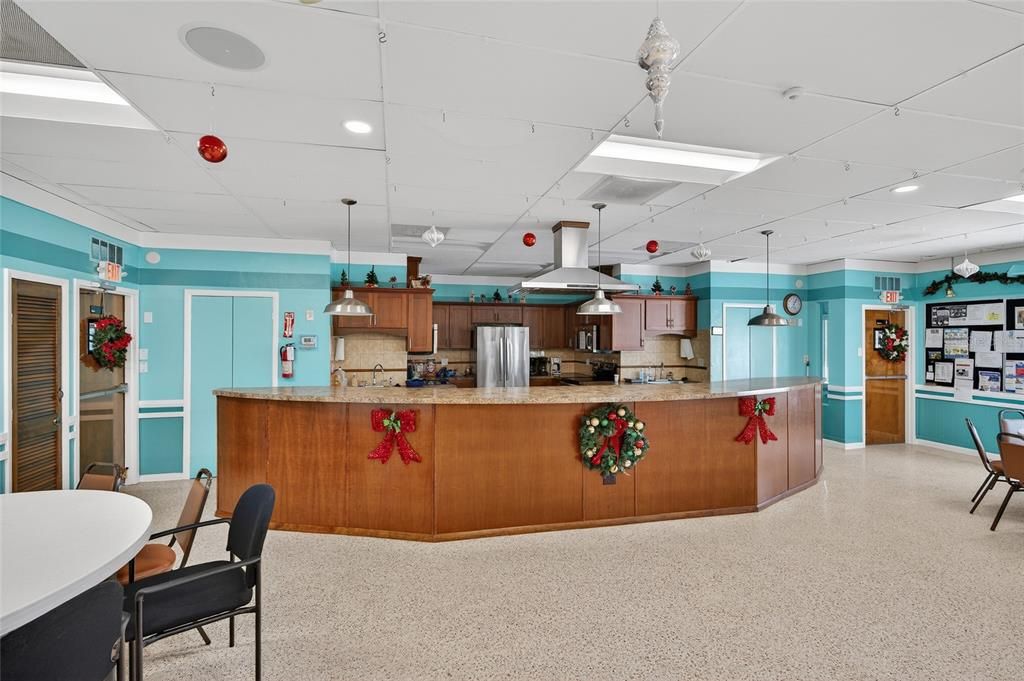 待售: $310,000 (2 贝兹, 1 浴室, 1034 平方英尺)