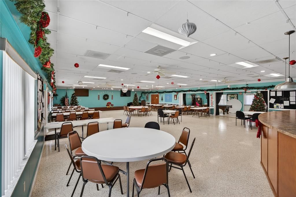 待售: $310,000 (2 贝兹, 1 浴室, 1034 平方英尺)