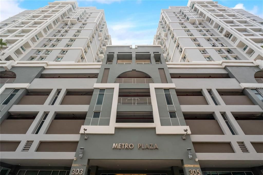 Recently Rented: $4,950 (2 beds, 2 baths, 1600 Square Feet)