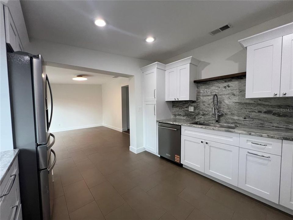 В аренду: $3,250 (3 спален, 2 ванн, 1614 Квадратных фут)