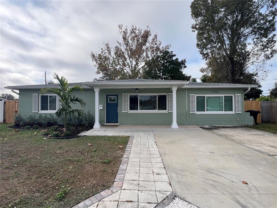 В аренду: $3,250 (3 спален, 2 ванн, 1614 Квадратных фут)