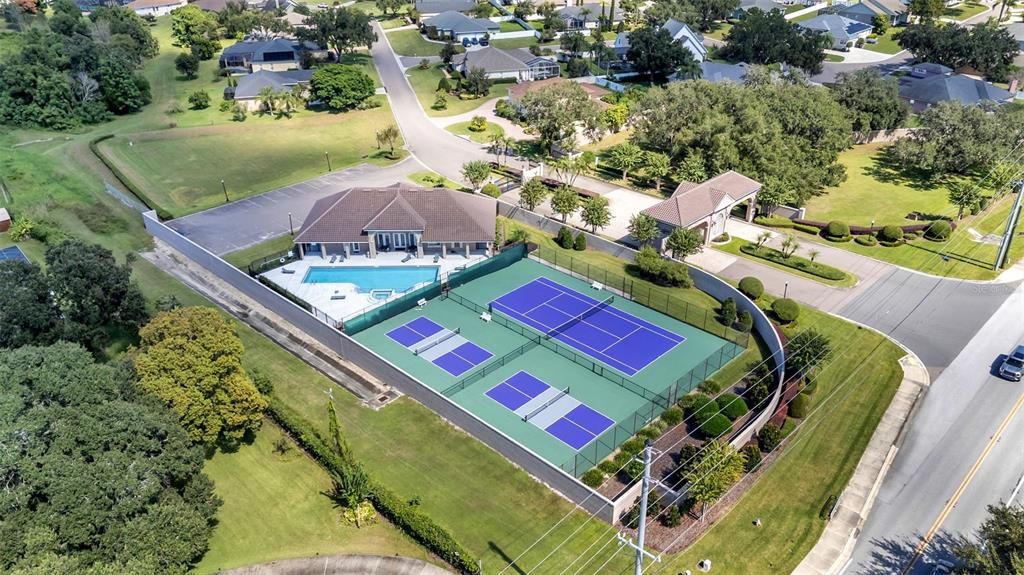 На продажу: $829,900 (4 спален, 3 ванн, 3400 Квадратных фут)