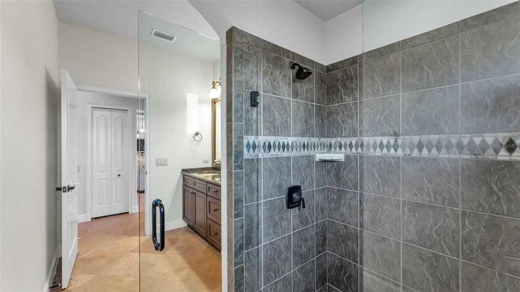 На продажу: $829,900 (4 спален, 3 ванн, 3400 Квадратных фут)