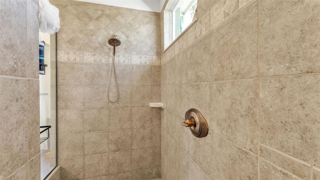 На продажу: $829,900 (4 спален, 3 ванн, 3400 Квадратных фут)