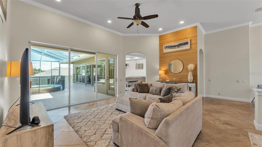 На продажу: $829,900 (4 спален, 3 ванн, 3400 Квадратных фут)