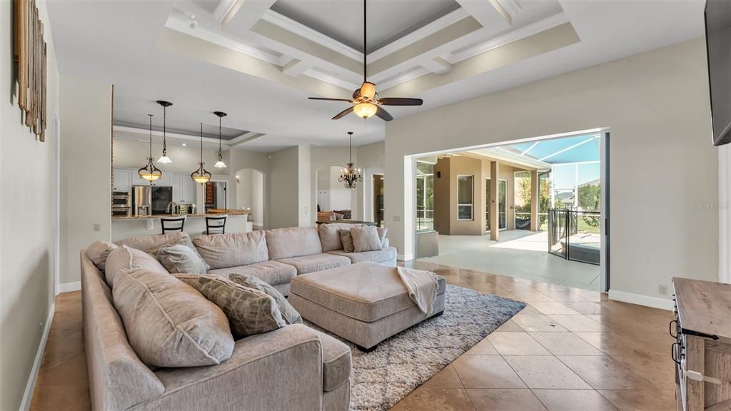 На продажу: $829,900 (4 спален, 3 ванн, 3400 Квадратных фут)