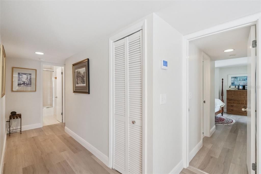 На продажу: $739,000 (2 спален, 2 ванн, 1305 Квадратных фут)