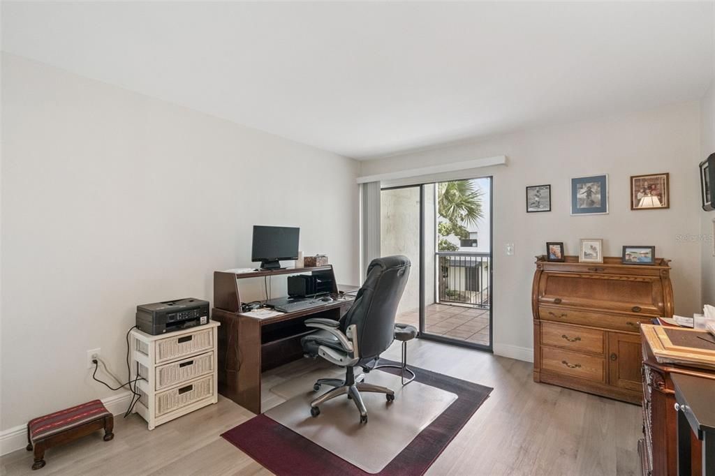 На продажу: $739,000 (2 спален, 2 ванн, 1305 Квадратных фут)