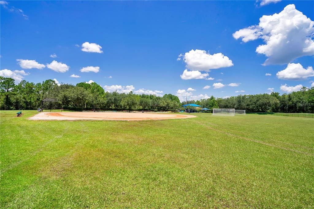 For Sale: $449,900 (4 beds, 2 baths, 1973 Square Feet)