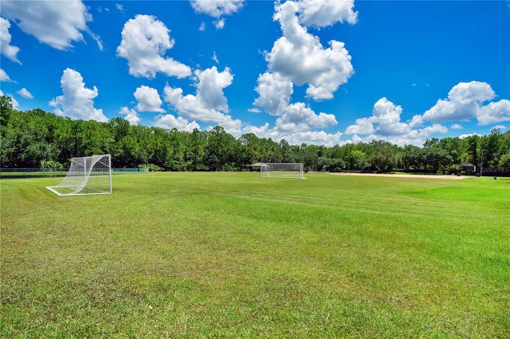 For Sale: $449,900 (4 beds, 2 baths, 1973 Square Feet)