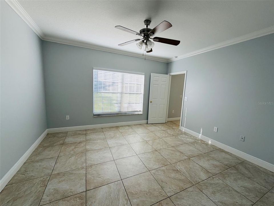 For Sale: $449,900 (4 beds, 2 baths, 1973 Square Feet)