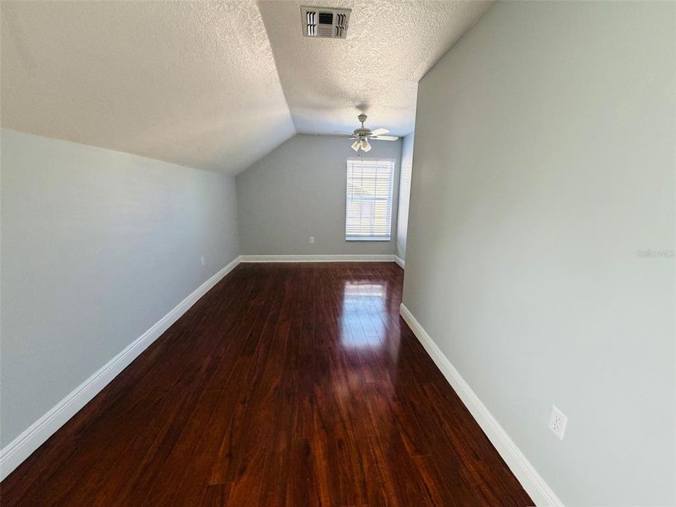 For Sale: $449,900 (4 beds, 2 baths, 1973 Square Feet)