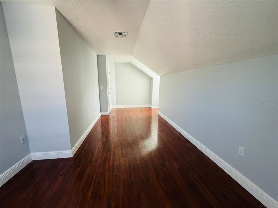 For Sale: $449,900 (4 beds, 2 baths, 1973 Square Feet)