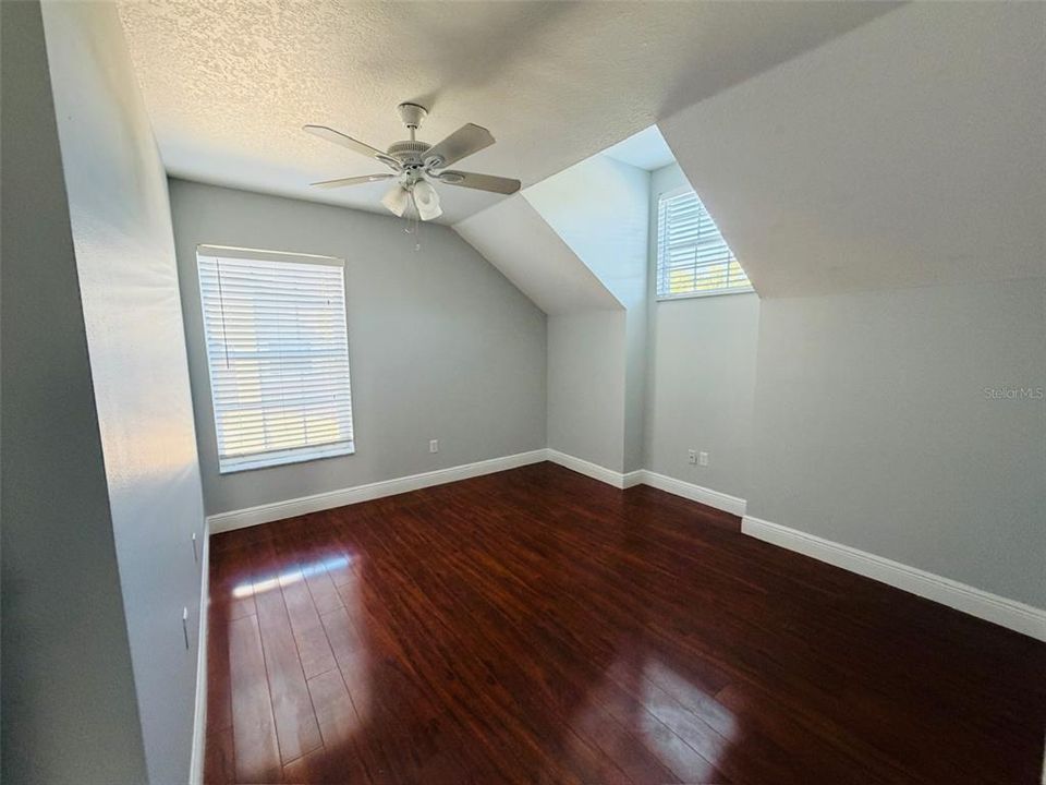 For Sale: $449,900 (4 beds, 2 baths, 1973 Square Feet)