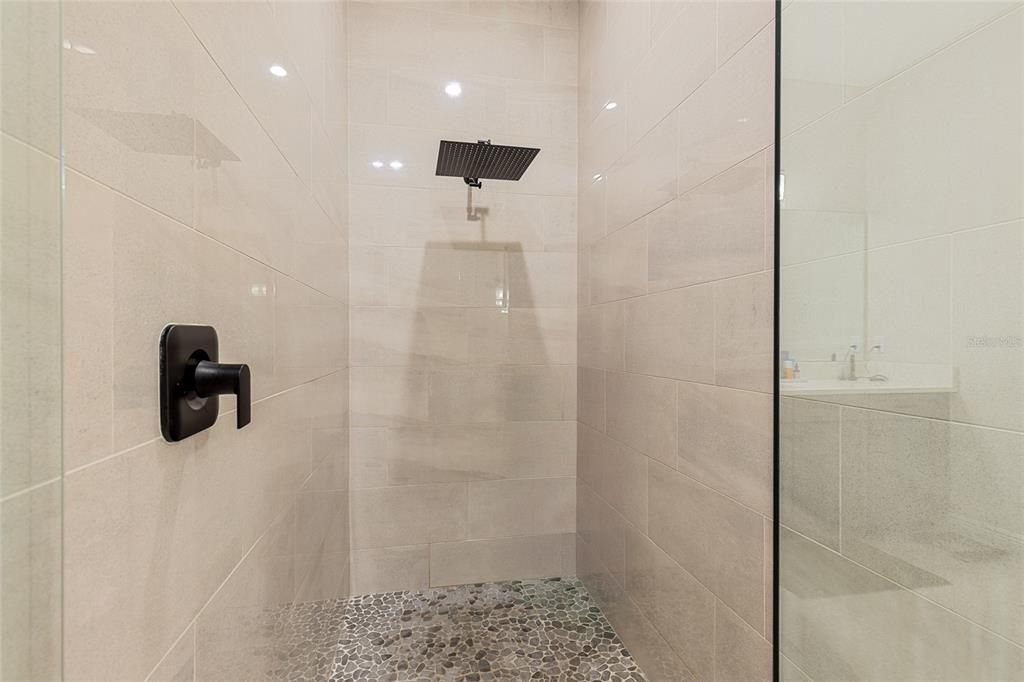 待售: $690,000 (4 贝兹, 2 浴室, 2904 平方英尺)