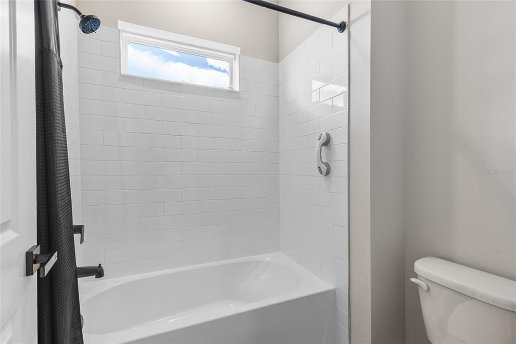 待售: $690,000 (4 贝兹, 2 浴室, 2904 平方英尺)