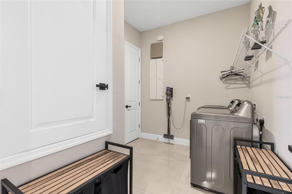 待售: $690,000 (4 贝兹, 2 浴室, 2904 平方英尺)