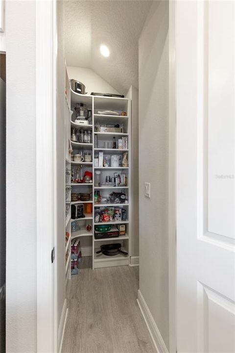 待售: $690,000 (4 贝兹, 2 浴室, 2904 平方英尺)