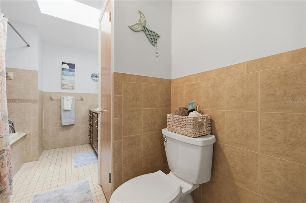 For Sale: $399,500 (3 beds, 2 baths, 2286 Square Feet)