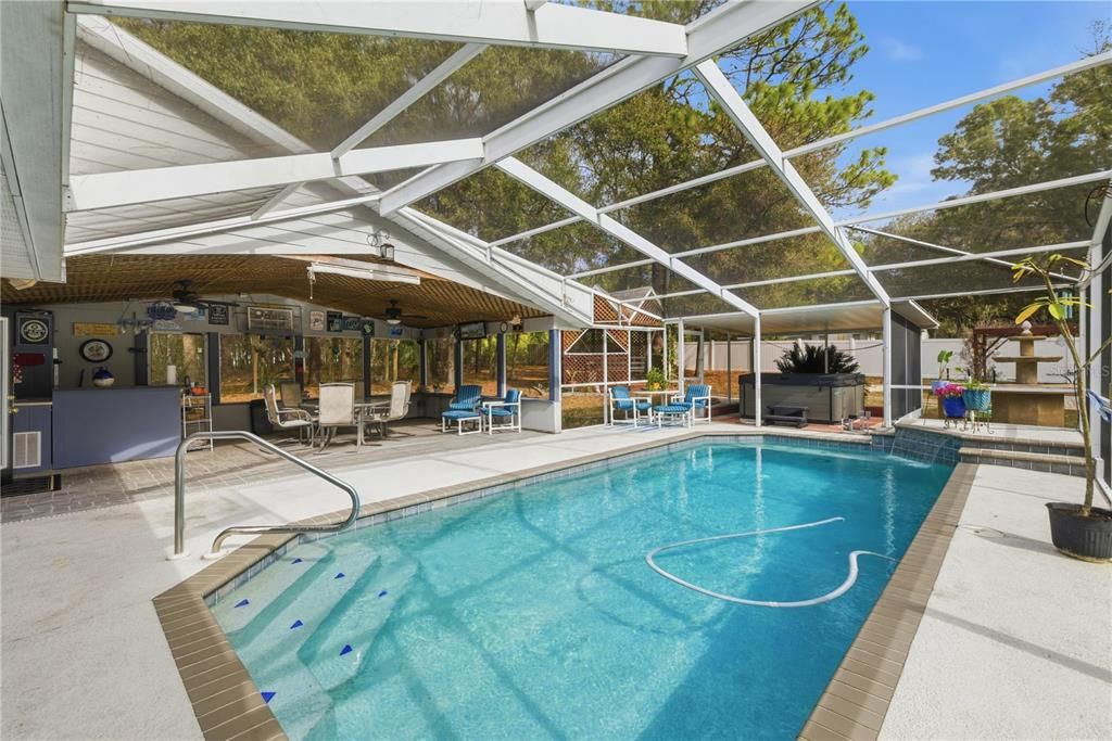 For Sale: $399,500 (3 beds, 2 baths, 2286 Square Feet)