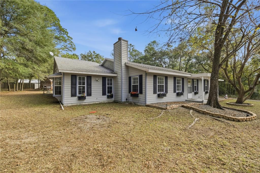 For Sale: $399,500 (3 beds, 2 baths, 2286 Square Feet)