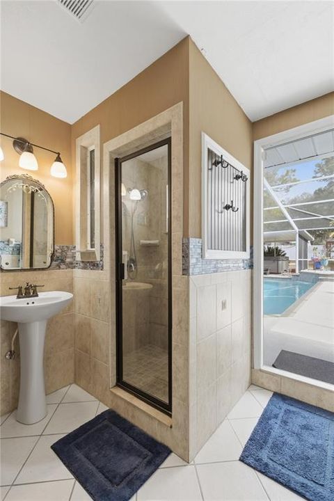 For Sale: $399,500 (3 beds, 2 baths, 2286 Square Feet)