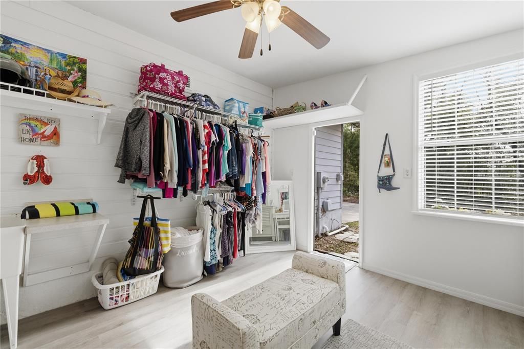 For Sale: $399,500 (3 beds, 2 baths, 2286 Square Feet)