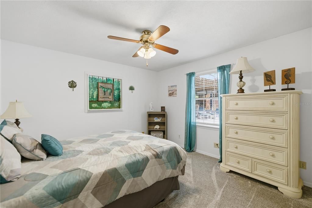 For Sale: $399,500 (3 beds, 2 baths, 2286 Square Feet)