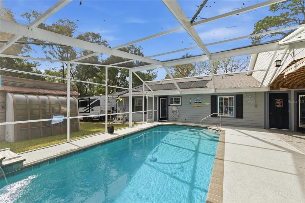 For Sale: $399,500 (3 beds, 2 baths, 2286 Square Feet)