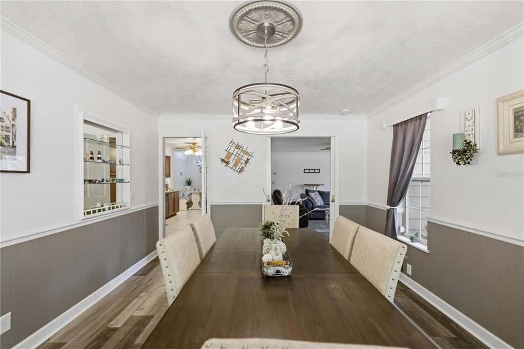 For Sale: $399,500 (3 beds, 2 baths, 2286 Square Feet)