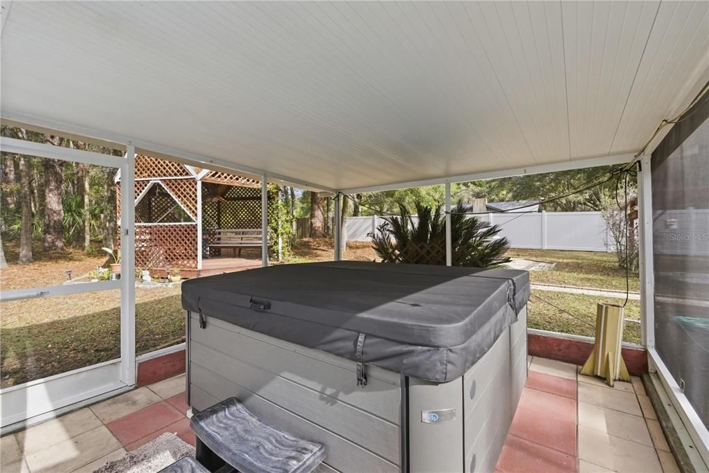 For Sale: $399,500 (3 beds, 2 baths, 2286 Square Feet)