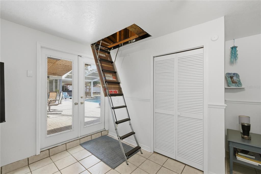 For Sale: $399,500 (3 beds, 2 baths, 2286 Square Feet)