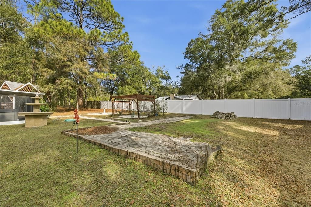 For Sale: $399,500 (3 beds, 2 baths, 2286 Square Feet)