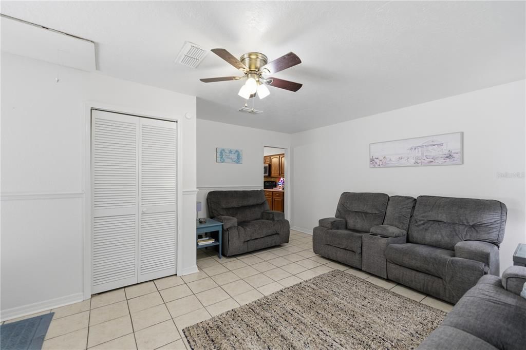 For Sale: $399,500 (3 beds, 2 baths, 2286 Square Feet)