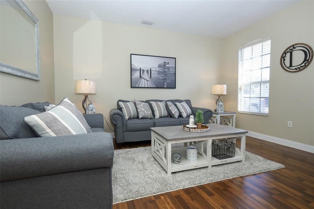 待售: $570,000 (5 贝兹, 3 浴室, 2960 平方英尺)