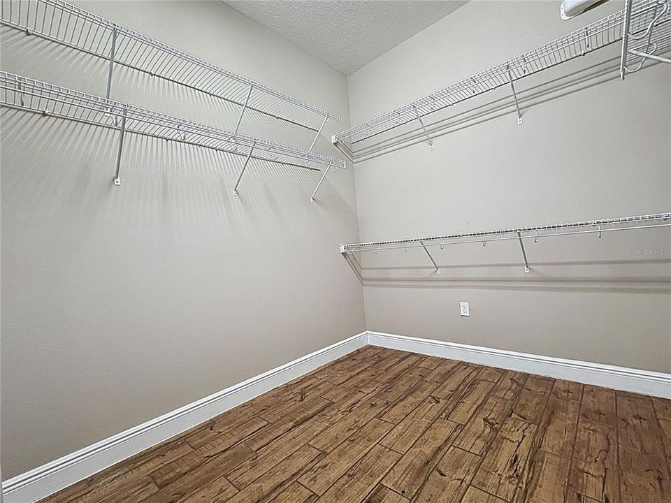 For Sale: $425,000 (2 beds, 2 baths, 1853 Square Feet)