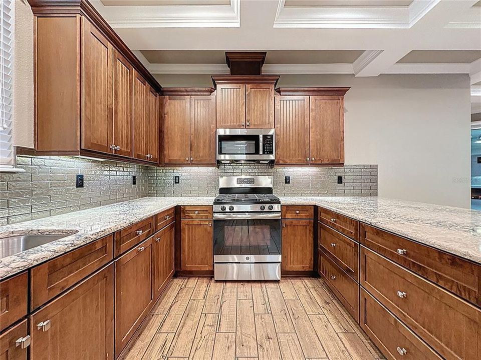 For Sale: $425,000 (2 beds, 2 baths, 1853 Square Feet)