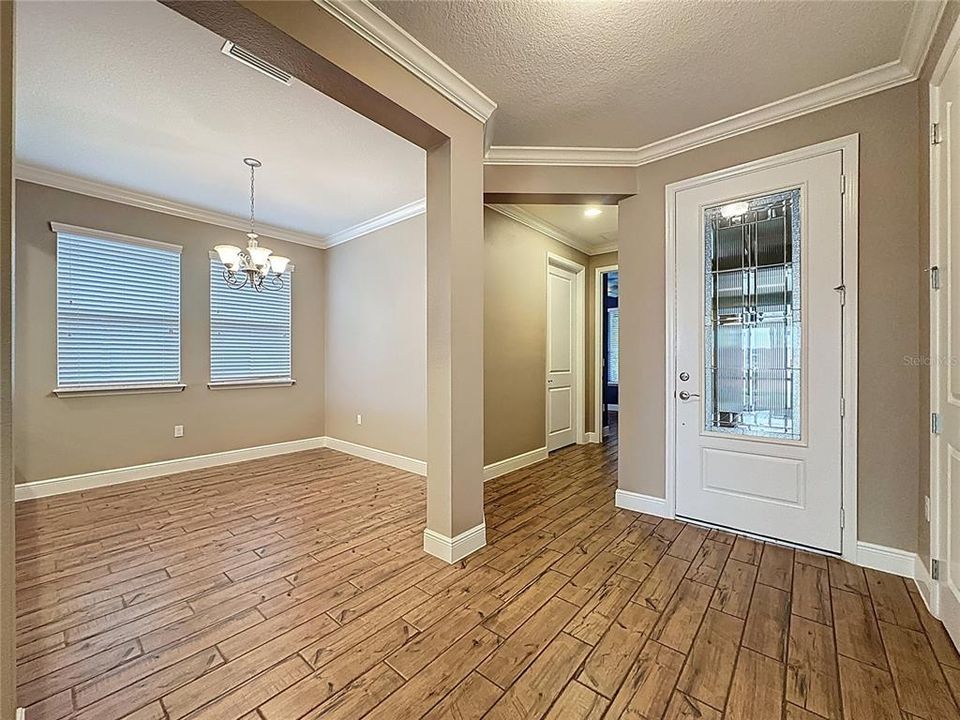 For Sale: $425,000 (2 beds, 2 baths, 1853 Square Feet)