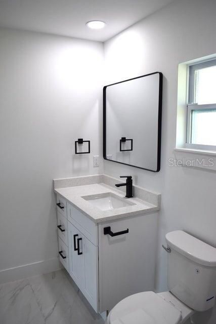 For Sale: $349,900 (3 beds, 3 baths, 1400 Square Feet)