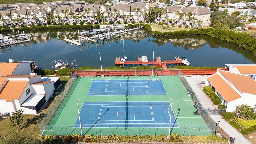 For Sale: $469,900 (3 beds, 3 baths, 1957 Square Feet)