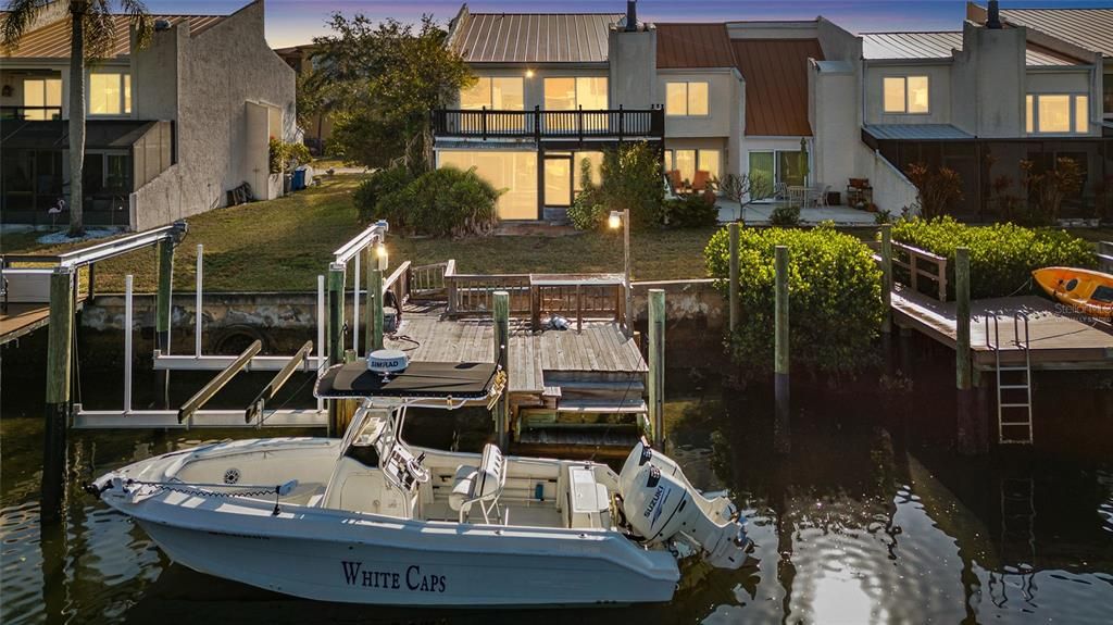 For Sale: $469,900 (3 beds, 3 baths, 1957 Square Feet)