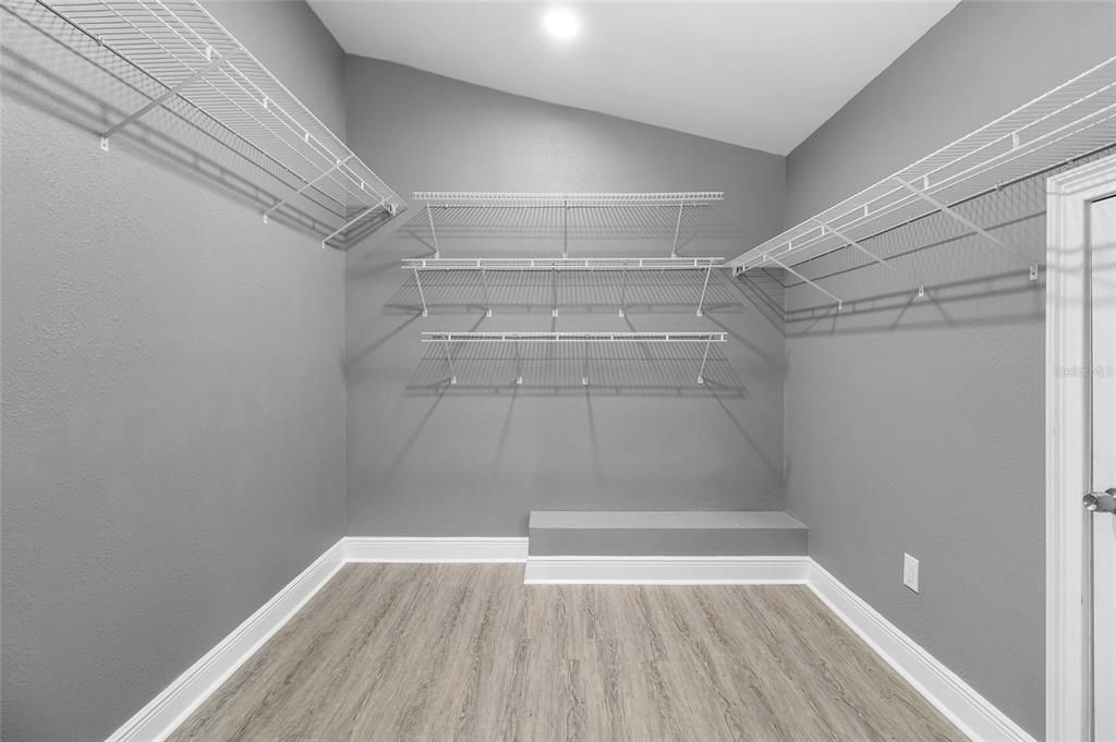 For Sale: $469,900 (3 beds, 3 baths, 1957 Square Feet)