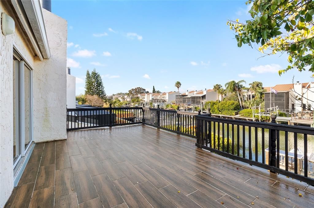 For Sale: $469,900 (3 beds, 3 baths, 1957 Square Feet)