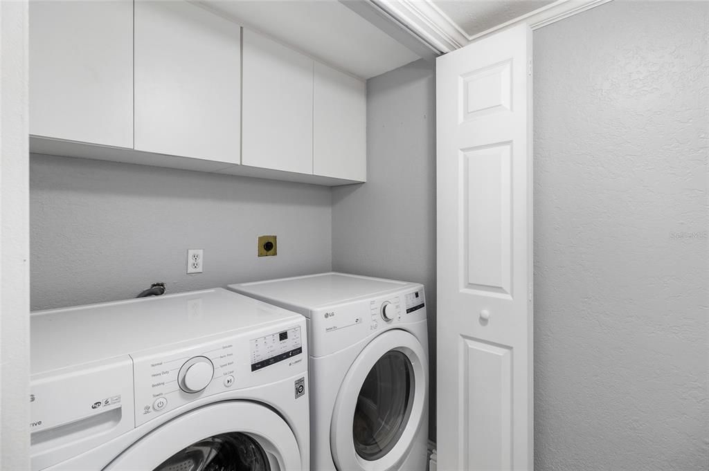 For Sale: $469,900 (3 beds, 3 baths, 1957 Square Feet)