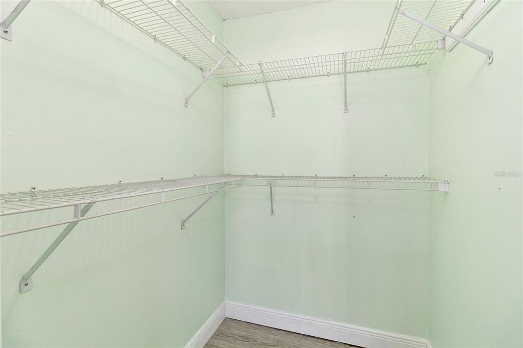 For Sale: $469,900 (3 beds, 3 baths, 1957 Square Feet)