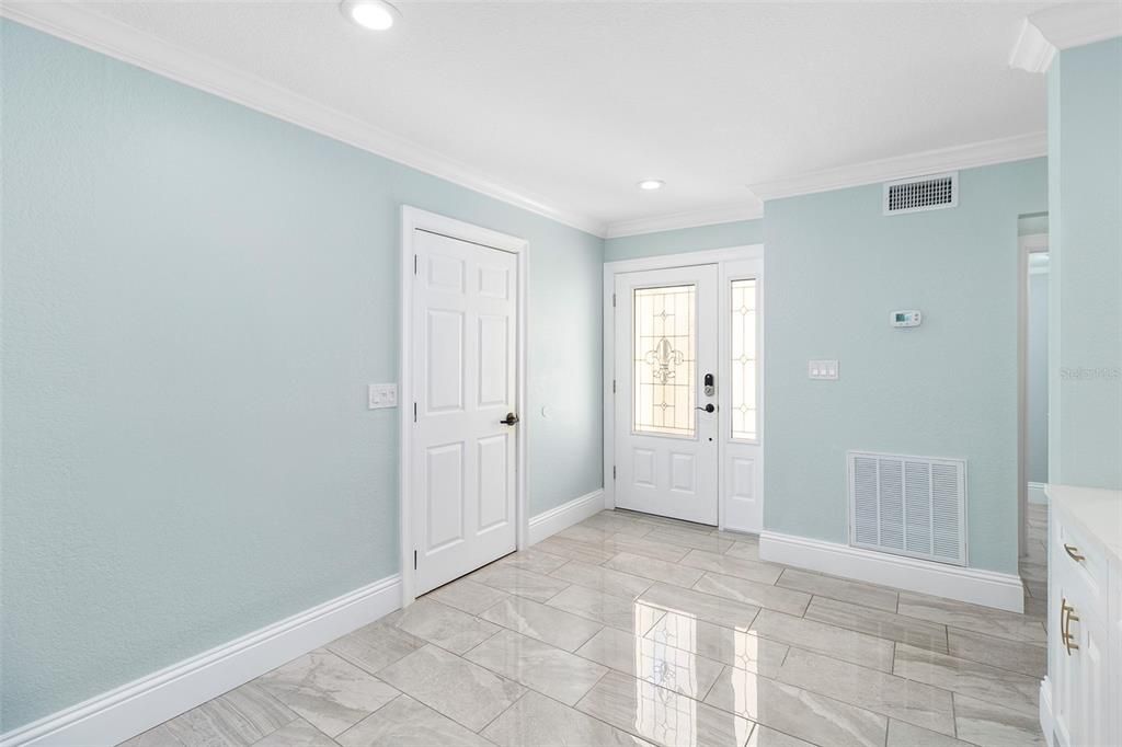 For Sale: $469,900 (3 beds, 3 baths, 1957 Square Feet)