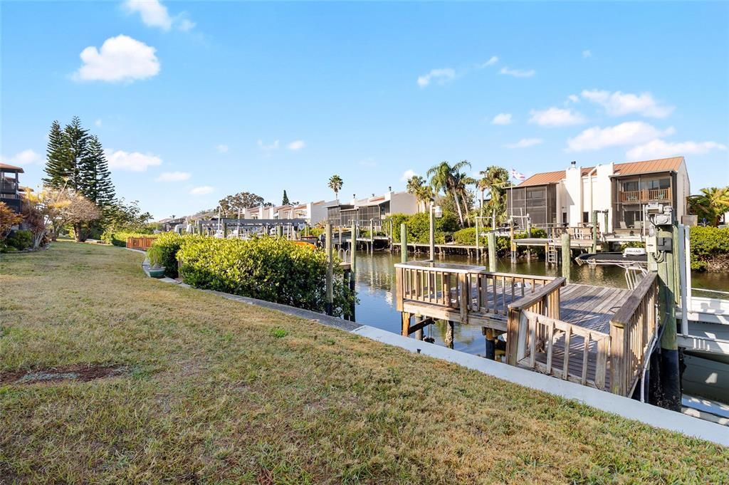 For Sale: $469,900 (3 beds, 3 baths, 1957 Square Feet)