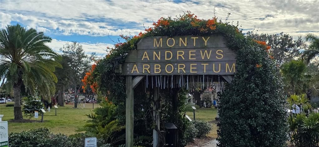 For Sale: $179,000 (2 beds, 2 baths, 892 Square Feet)